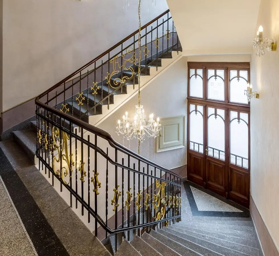 Hotel Caruso Old Town Prag 4*,