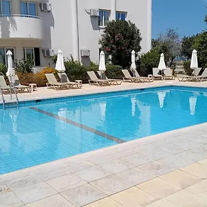 μανταλένα Πρωταράς