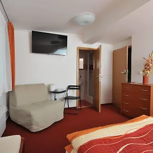3* Отель Habitat 16