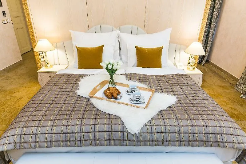 Hotel Caruso Old Town Prague 4*,